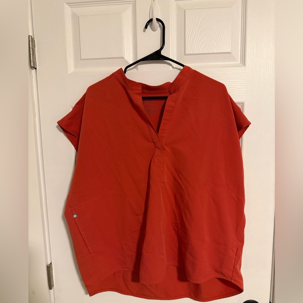 Fig scrub top size xl